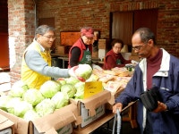 Volunteering at foodbank 상세보기|Consulate Generals Activities | Consulate General of the Republic of Korea in San Francisco... 