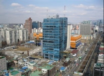 밴드 지식산업센터란, 도시지역(주로 준공업지역)에 건설한 기업용 건물이다. 그런데 아파트처럼 생겼다고 해서 오래 전에 아파트형 공장 이라고...