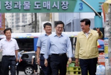 [포토] 청과물 도매시장 찾은 김동연 부총리 - 아시아경제 [포토] 청과물 도매시장 찾은 김동연 부총리