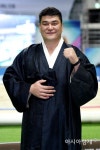 [포토]이태현 교수, 씨름 대축제 빠질 수 없죠~ - 아시아경제 [포토]이태현 교수, 씨름 대축제 빠질 수 없죠~
