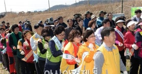 [포토]광주 남구, 대촌천 살리기 민·관합동 대청소 - 아시아경제 [포토]광주 남구, 대촌천 살리기 민·관합동 대청소
