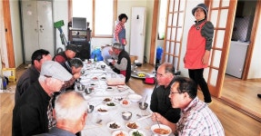 장흥군, 농번기 마을공동급식 지난해 보다 44% 확대 - 아시아경제 장흥군, 농번기 마을공동급식 지난해 보다 44% 확대