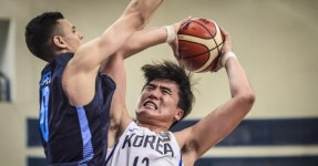 U-19 농구대표팀, 월드컵 예선서 아르헨에 24점차 대패 - 아시아경제 U-19 농구대표팀, 월드컵 예선서 아르헨에 24점차 대패