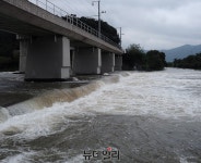 [포토] 범람한 청도천 - Save Internet 뉴데일리 [포토] 범람한 청도천