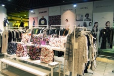 현대,롯데백화점 디자이너브랜드 팝업및 매장 판매사원 모집 - 샵마넷  (주)크루엠코리아 - 지아베크외 - 신세계.현대,롯데백화점 디자이너브랜드... 