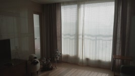 디자인 패브릭 전문브랜드 데코뷰 저는 린넨소재를 겉커튼으로 글렌펀칭크림을 속거튼으로 매칭해봤는데 너무 예뻐요~^^사용후기 - 주식회사 데코뷰