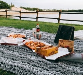 디자인 패브릭 전문브랜드 데코뷰 보냉백이랑 같이 사서 놀러가서 썼는데 소재도 톡톡하고 뒤에 방수도 되어 있어서 넘넘사용후기 - 주식회사... 