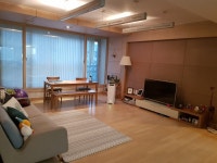 디자인 패브릭 전문브랜드 데코뷰 몇날며칠 고민하다가 구매했습니다 러그를 깔까했는데 먼지나 세탁이 신경쓰여서 태어날사용후기 - 주식회사... 