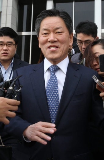 주승용, 최고위원직 사퇴… 지도부 공석 2명으로 늘어 : 뉴스 : 동아닷컴 주승용, 최고위원직 사퇴… 지도부 공석 2명으로 늘어