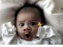 이 아기는 누굴닮앗길래