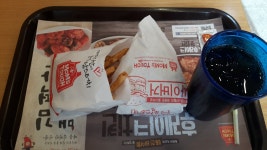 치킨버거는 맘스터치지ㅋ :: 웃긴대학 대기자료 치킨버거는 맘스터치지ㅋ