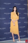 패션엔 :: [패션엔 포토] 한고은·수현,  불꽃 튀는 미모 섹시한 블랙 vs 화사한 옐로우  [패션엔 포토] 한고은·수현,  불꽃 튀는 미모 섹시한... 