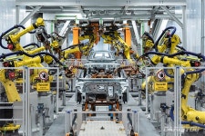 코로나19 확산, 자동차 공장 투어도 온라인으로 - 카이즈유 포커스 코로나19 확산, 자동차 공장 투어도 온라인으로