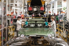 벤틀리모터스, 크루 공장 생산 재개 - 카이즈유 뉴스 벤틀리모터스, 크루 공장 생산 재개