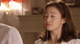 플래시24- > 움짤 > 깜작 놀란 김태희