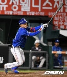 [사진]우전안타 날리는 박계범 - NO.1 축구 전문 미디어, 스포탈코리아 [사진]우전안타 날리는 박계범