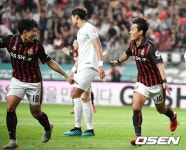 [사진]박주영의 선제골로 앞서가는 FC서울 - NO.1 축구 전문 미디어, 스포탈코리아 [사진]박주영의 선제골로 앞서가는 FC서울