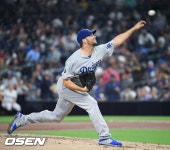 [사진]부상 복귀 힐,포스트시즌 대비 오프너로 선발 출전   - 미주 중앙일보 