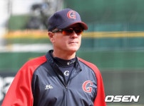 [사진]서튼 감독,오직 승리 - 미주중앙일보  [사진]서튼 감독,오직 승리