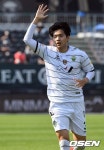 [사진]프로 데뷔 최희원, 어필도 자신있게 - NO.1 축구 전문 미디어, 스포탈코리아 [사진]프로 데뷔 최희원, 어필도 자신있게