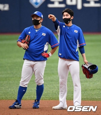 [사진]최주환-김혜성,'대표팀 2루수' - NO.1 축구 전문 미디어, 스포탈코리아 [사진]최주환-김혜성,'대표팀 2루수'
