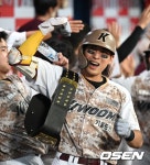 '6월 8홈런 폭발!' 6월 홈런 1위 이정후, 이제는 명실상부 홈런타자 [오!쎈 고척] -NO.1 종합 스포츠 전문 미디어, 스포탈코리아 '6월 8홈런 폭발!... 