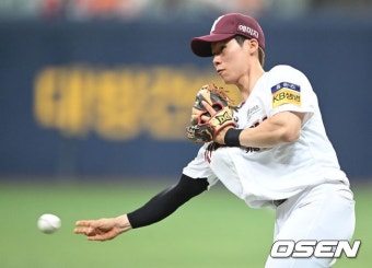 [사진]김혜성,'재빠르게 처리' - NO.1 축구 전문 미디어, 스포탈코리아 [사진]김혜성,'재빠르게 처리'