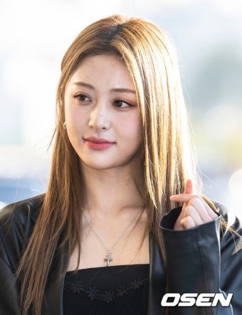 [사진]르세라핌 허윤진,'은은한 광채' - NO.1 축구 전문 미디어, 스포탈코리아 [사진]르세라핌 허윤진,'은은한 광채'