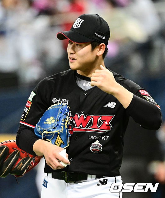 박영현, 역투로 두산 타선 봉쇄하며 KT 위즈 승리 이끄는 MVP 등극