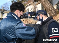 [사진]최승용,석환이 형 예쁜게 그려줄게요 - NO.1 축구 전문 미디어, 스포탈코리아 [사진]최승용,석환이 형 예쁜게 그려줄게요