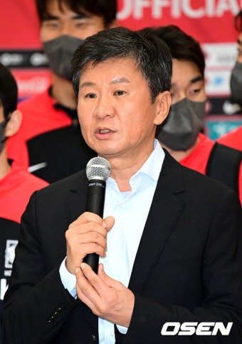 [사진]'12년 만의 16강 쾌거' 귀국 인사 전하는 정몽규 대한축구협회장 - NO.1 축구 전문 미디어, 스포탈코리아 [사진]'12년 만의 16강 쾌거' 귀국...