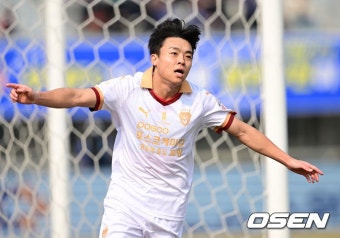 [사진]포항 정재희, '골 느낌 아니까' - NO.1 축구 전문 미디어, 스포탈코리아 [사진]포항 정재희, '골 느낌 아니까'