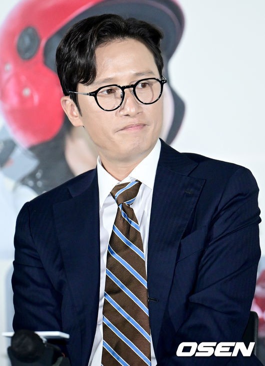 한국 배우들, 박해일, 송새벽, 수애 누아엔터테인먼트와 전속계약 체결, 막강한 배우 라인업에 함께\n