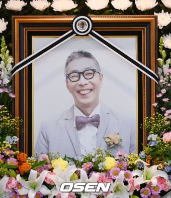 故서세원, 한줌 재로 다시 만난 딸 서동주도 '상주' [Oh!쎈 이슈]::스포탈코리아 故서세원, 한줌 재로 다시 만난 딸 서동주도 '상주' [Oh!쎈 이슈]