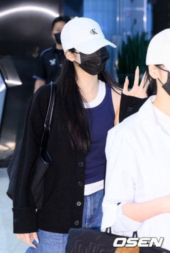 [사진]르세라핌 카즈하,'상냥한 인사'::스포탈코리아 [사진]르세라핌 카즈하,'상냥한 인사'
