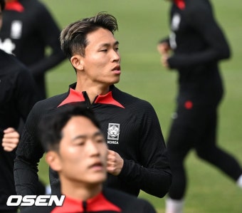 ''군 문제 해결 여부'' 정우영, 슈투트가르트 이적설 '멈칫'하고 있는 이유 -NO.1 종합 스포츠 전문 미디어, 스포탈코리아 ''군 문제 해결 여부...