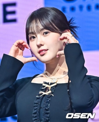 [사진]케플러 김채현,'볼하트 귀엽게'::스포탈코리아 [사진]케플러 김채현,'볼하트 귀엽게'