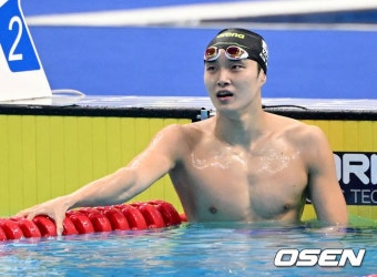 김우민, 남자 자유형 1500m서 아쉬운 銀...1위는 中 페이리웨이 [오!쎈 항저우]::스포탈코리아 김우민, 남자 자유형 1500m서 아쉬운 銀......