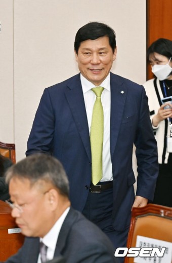 [사진]국정감사에 증인 출석하는 허구연 총재::스포탈코리아 [사진]국정감사에 증인 출석하는 허구연 총재