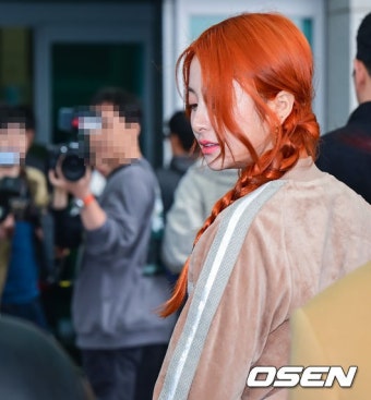 [사진]르세라핌 허윤진, '아름다운 옆모습'::스포탈코리아 [사진]르세라핌 허윤진, '아름다운 옆모습'