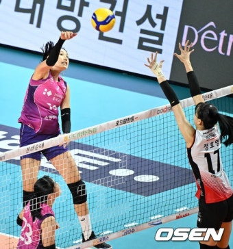 [사진]김연경,'압도하는 강타'::스포탈코리아 [사진]김연경,'압도하는 강타'