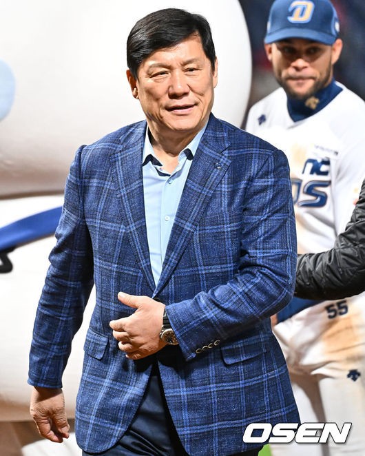 KBO 총재와 국회의원, 문화체육관광부 제2차관, 시각장애인 중계 음성 지원 서비스 체험 현장 확인