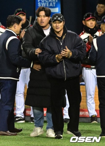 “한국야구 많이 그리워요” 류현진, 김하성·이정후와 잠실구장 방문 [KS5]::스포탈코리아 “한국야구 많이 그리워요” 류현진, 김하성...