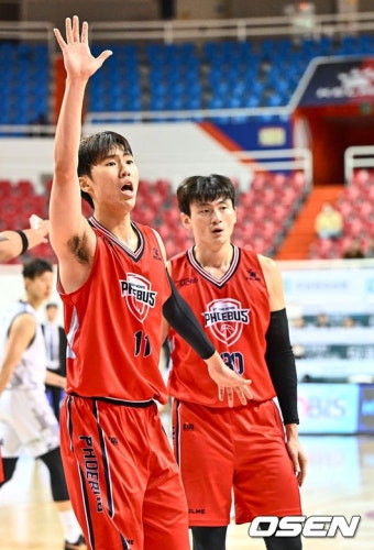 '배스·하윤기 47점 합작' KT, 현대모비스 또 울렸다...이틀 만 리턴 매치도 승리→5연승 질주::스포탈코리아 '배스·하윤기 47점 합작' KT...