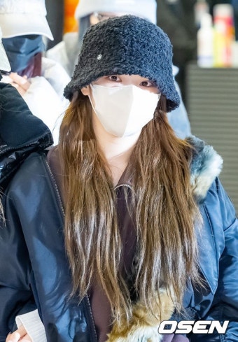 [사진]르세라핌 김채원,'플러팅 눈빛'::스포탈코리아 [사진]르세라핌 김채원,'플러팅 눈빛'