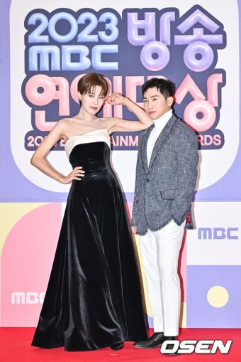 [사진]라디오스타 장도연-유세윤,'대표로 왔어요'::스포탈코리아 [사진]라디오스타 장도연-유세윤,'대표로 왔어요'