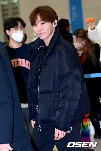 [사진]세븐틴 승관, '눈빛으로 말해요'::스포탈코리아 [사진]세븐틴 승관, '눈빛으로 말해요'