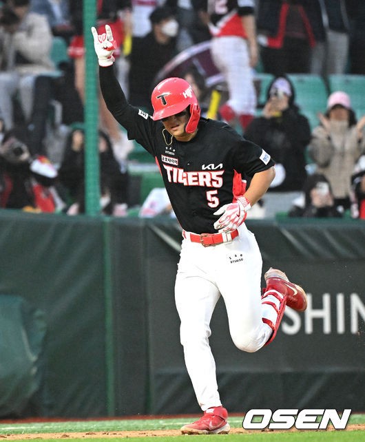 김도영, 김광현 상대로 김광현 킬러 등극! 타율 0.455, 3홈런 기록으로 화제!