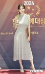 [사진]정아,트로피 들었어요::스포탈코리아 [사진]정아,트로피 들었어요