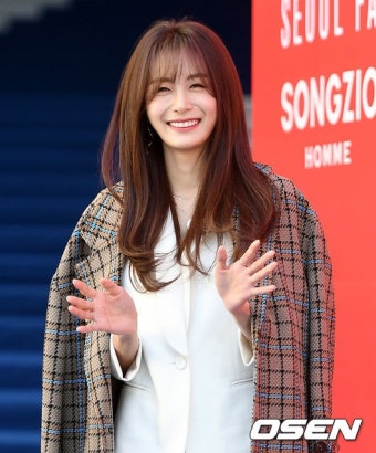 경품 당첨일 뿐''..송다은, 재차 '버닝썬' 루머 반박 [종합]::스포탈코리아 ''승리와 사진? 경품 당첨일 뿐''..송다은, 재차 '버닝썬' 루머 반박 [종합]